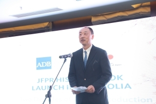 挨拶をする清水ADB理事